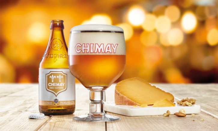 Chimay Tripel met een kaasje ernaast